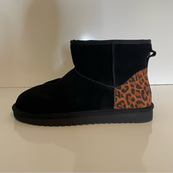 NWOT Koolaburra UGG Mini II Leopard print black suede fur ankle booties 10 - Picture 3 of 15